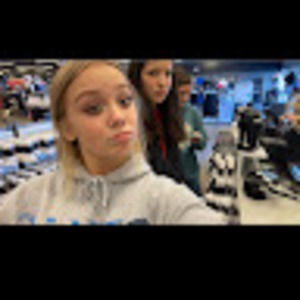 Meet your Posher, Brooke